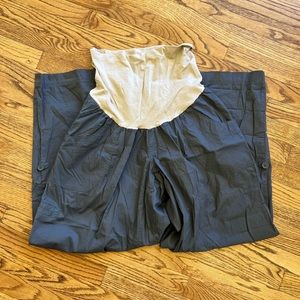 NWOT Oh Baby by Motherhood cargo / roll up-roll down pants